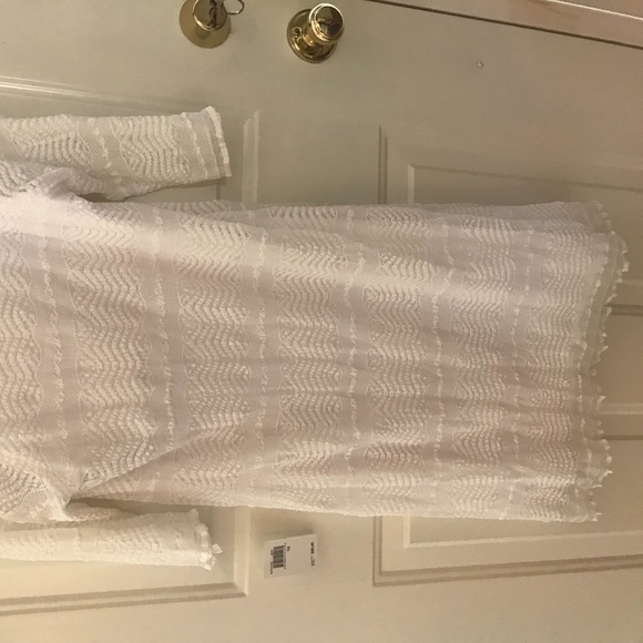 🆕White Lace Dress - Picture 2 of 3